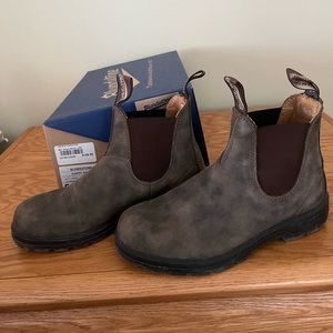 Blundstone 585 boots, rustic brown